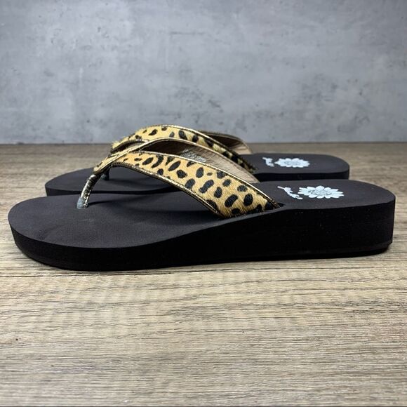 Yellow Box Flip Flops Sz 6.5~Leopard Print Furry Straps Leather "Burst" - Picture 1 of 11